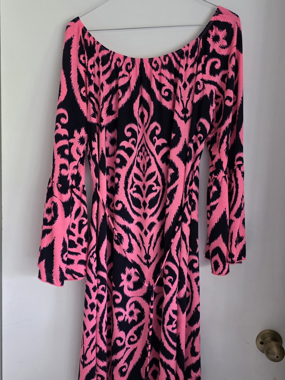 Long-Sleeve Bell Sleeve Dress in Neon Pink and Navy Xxl - Picture 4 of 5